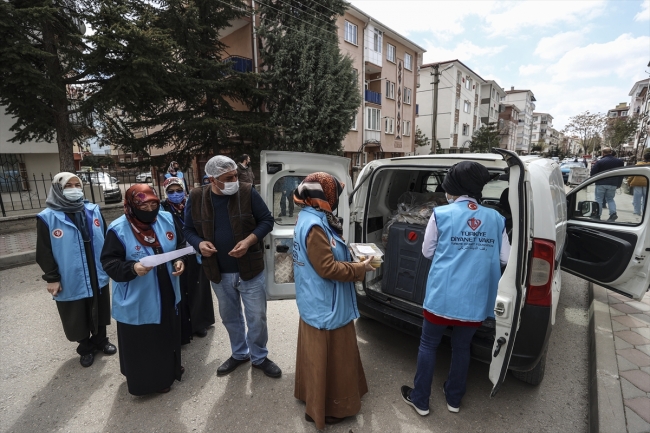 TDV, ramazanda 20 bin kişiye iftarlık kumanya dağıtacak